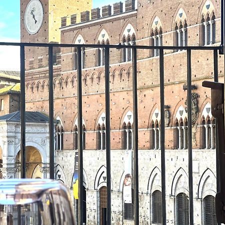 The Balcony Suite - Affaccio Su Piazza Del Campo Siena Eksteriør bilde